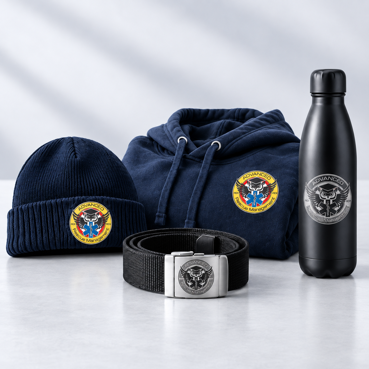 Rettungsdienst Institut RDI-Merchandise mit Hoodie, Wintermütze, Gürtel und Trinkflasche mit Advanced-Rescue-Management-Logo